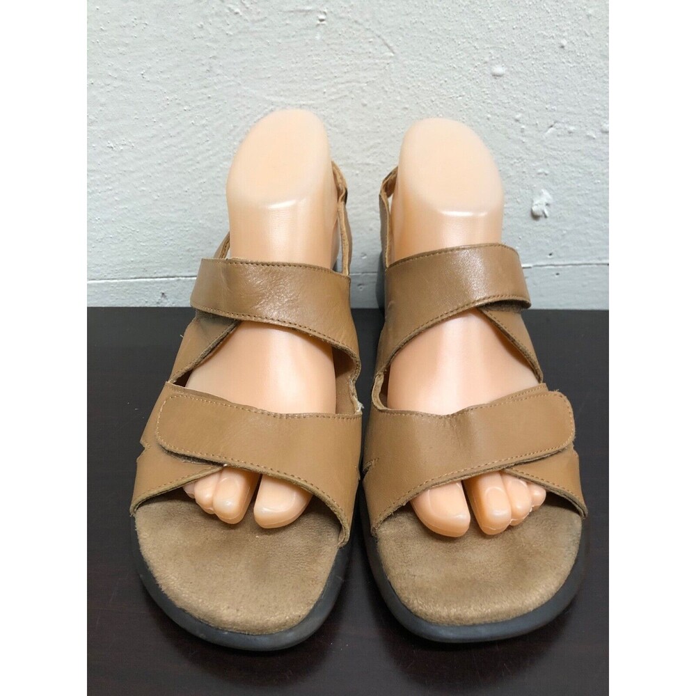 Walking Cradles Women' brown slingback Sandal Size  US 9B